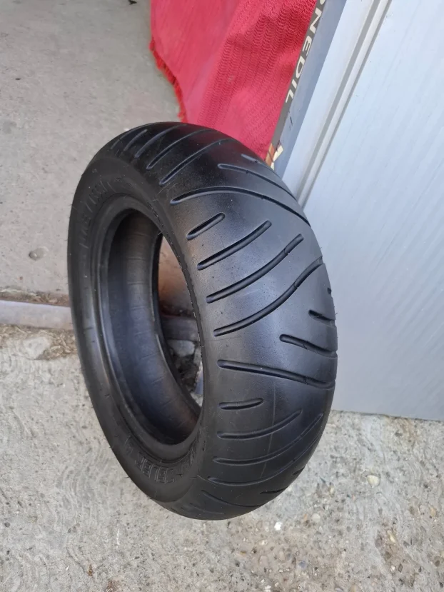 130 70 10 metzeler kao novo