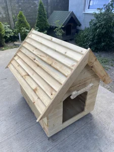 Kućice za pse DRVENI KROV