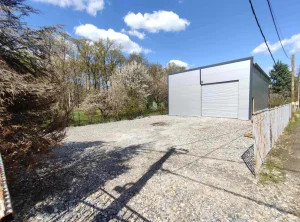 Izdajem magacinski prostor / halu 150 m2