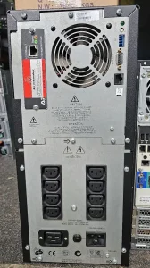 UPS APC SUA3000I sa menadzment karticom i novim baterijama