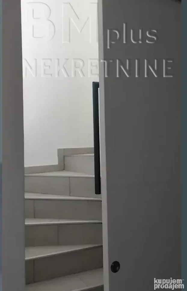 Pantelej, 3.0 trosoban, 75 m²