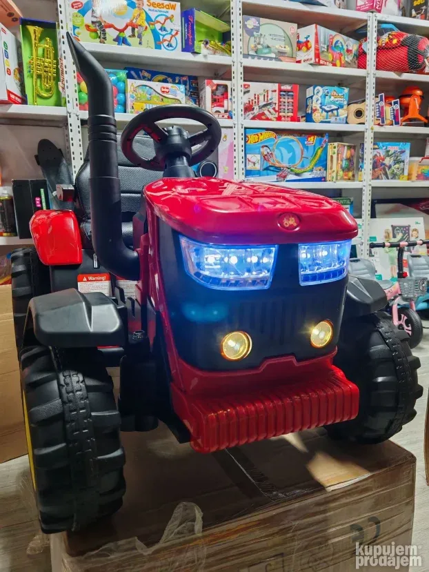 Traktor za decu na akumualtor 12v + daljinski meko sediste i
