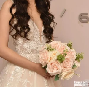 Bidermajer 2, nežan, sa šampanj osnovom NOVO