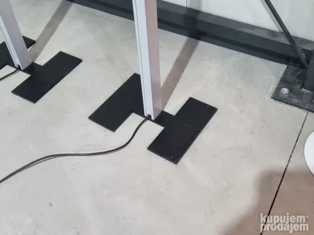 5 podnih lampi Zumtobel Staff