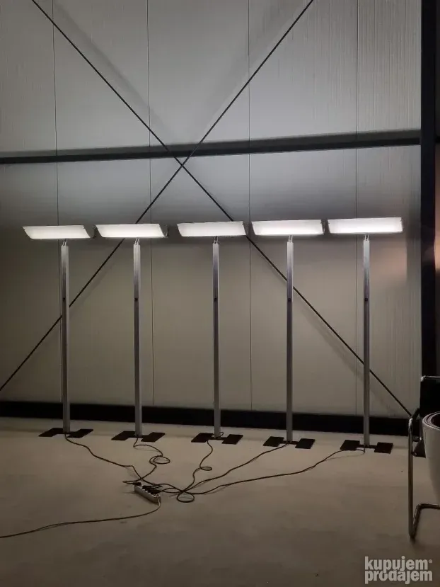 5 podnih lampi Zumtobel Staff