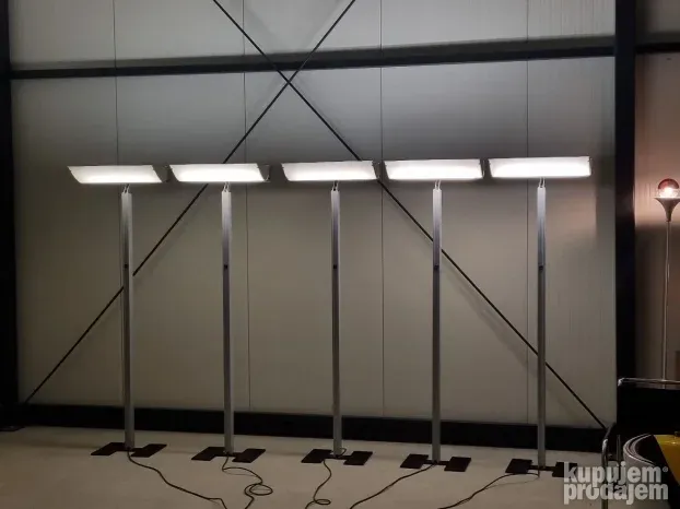 5 podnih lampi Zumtobel Staff