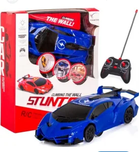 Auto koji ide po zidu