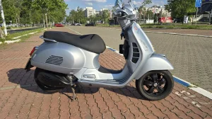 Vespa GTS 300 SuperTech BEZ OPREME 5000e