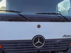 Mercedes Atego maska