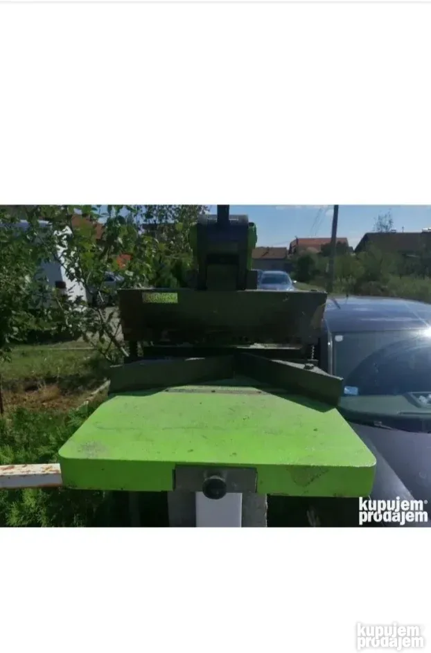 Masina Ili Alat za Busenje Papira