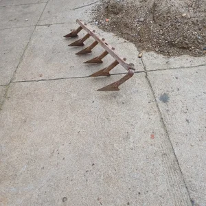 Stara poljoprivredna alatka 2