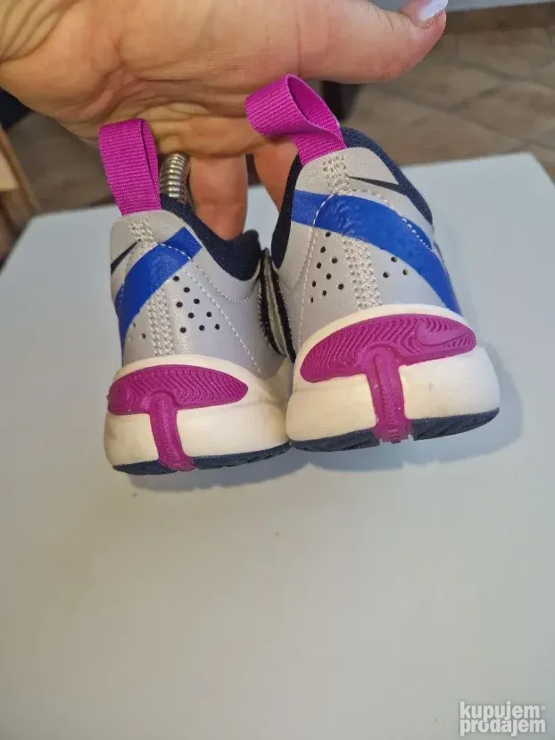 Nike patike za devojčice br 29.5 kao nove
