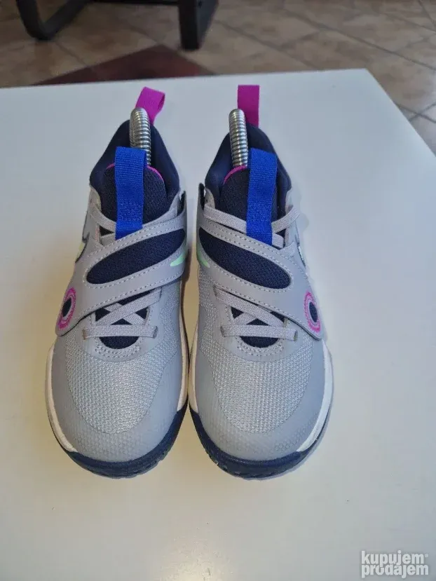 Nike patike za devojčice br 29.5 kao nove