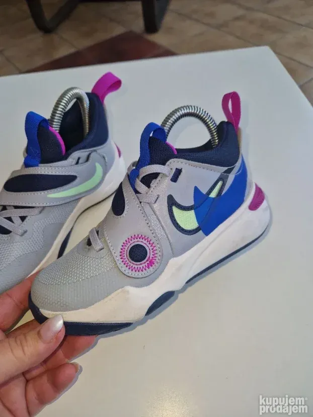 Nike patike za devojčice br 29.5 kao nove