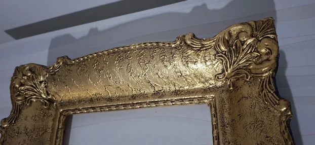 Masivan Barokni Ram – Drvo i Gips – 23x29 cm (Unutrašnji)