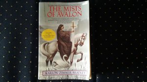 The mists of Avalon/Magle Avalona/Marion Zimmer Bradley