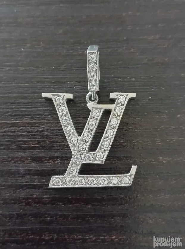 Prelep Stari Srebrni privezak Louis Vuittton, sa Logom brend