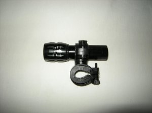 Cree Q5 LED lampa (3 moda)+rotirajuci drzac sa sarkom