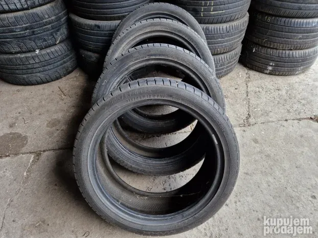 Cetiri odlicne letnje gume 18 ke DUNLOP 215-45/18 Dot 1714 s