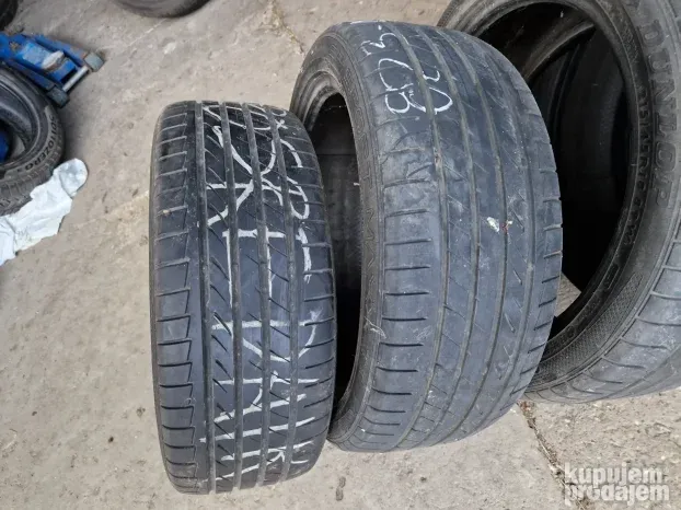 Cetiri odlicne letnje gume 18 ke DUNLOP 215-45/18 Dot 1714 s