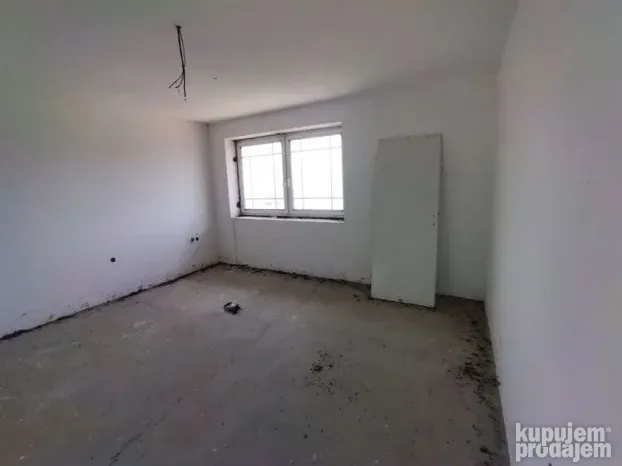 Odlična investicija, Čerević-984m2!