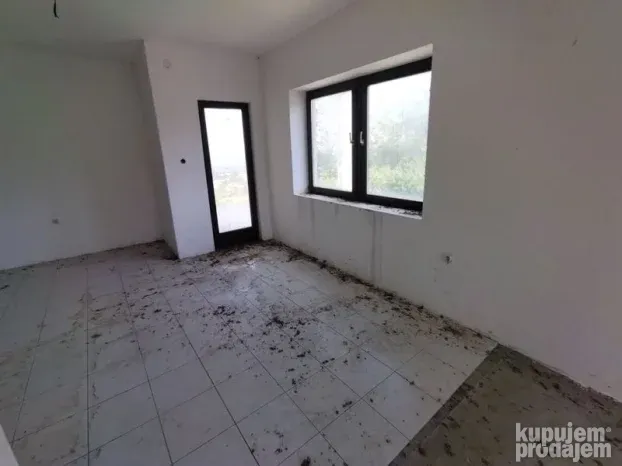 Odlična investicija, Čerević-984m2!