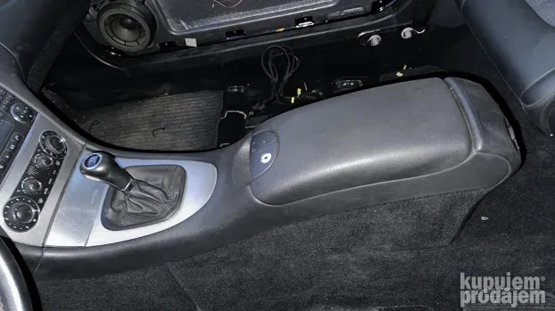 Mercedes w209 naslon za ruku