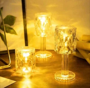 Mala kristalna lampa svetleca