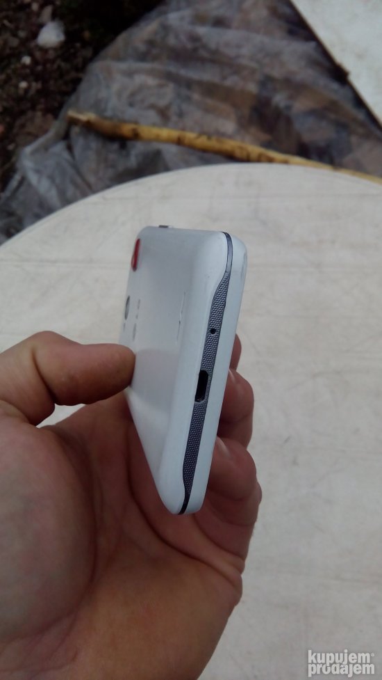 mobilni telefon lg-d280n  l65