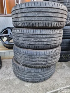 Cetiri odlicne letnje gume 18 ke PIRELLI 235-55/18 Gume su o