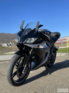 Yamaha yzf r125