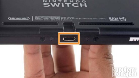 Nintendo Switch zamena konektora za punjenje.