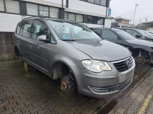 VW Touran polovni delovi