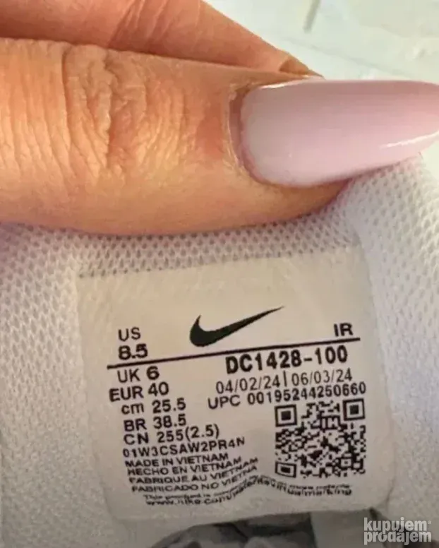 Nike TN Air Max Plus model White Pink Atomic