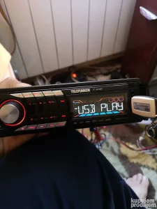 Auto radio TELEFUNKEN CD, fleška auks