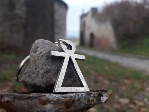 Simbol Katraginjanske kraljice Tanit  privezak