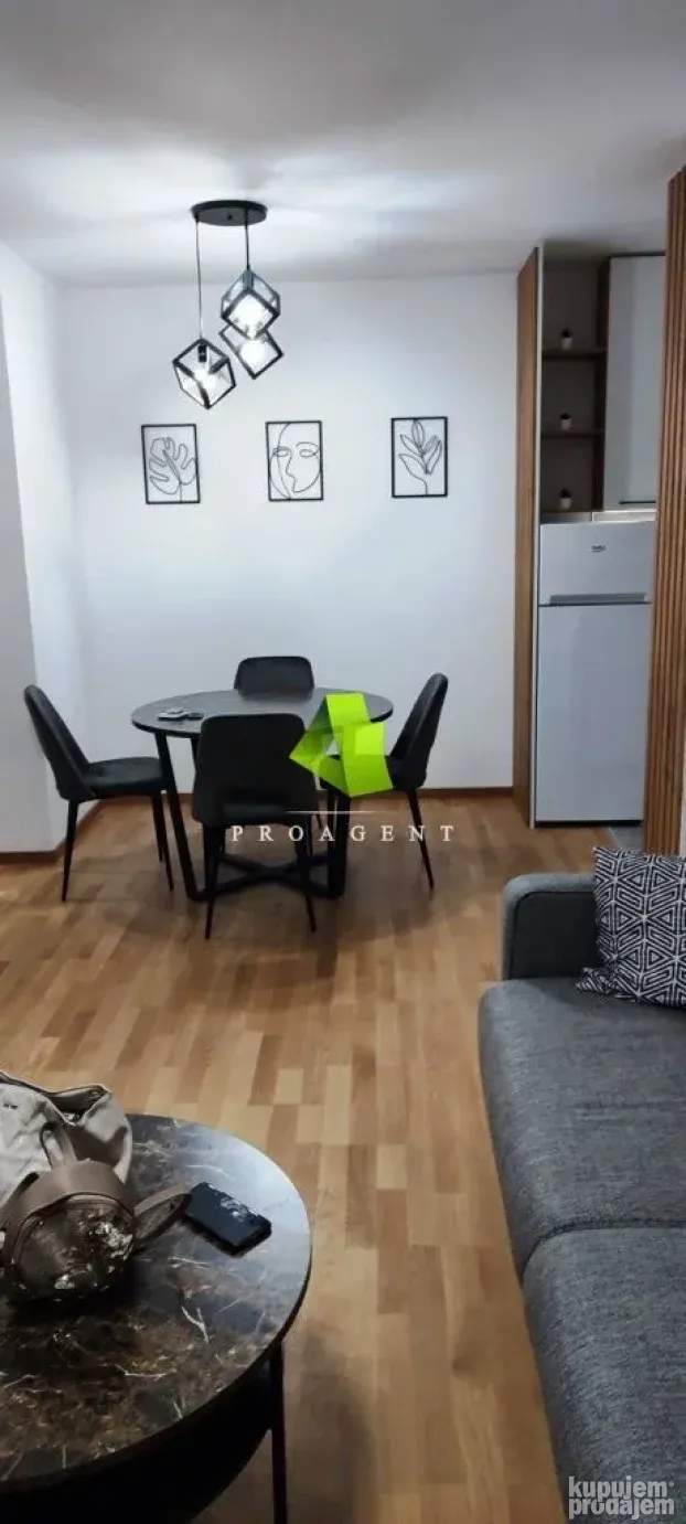 Jednoiposoban stan u širem centru Kruševca