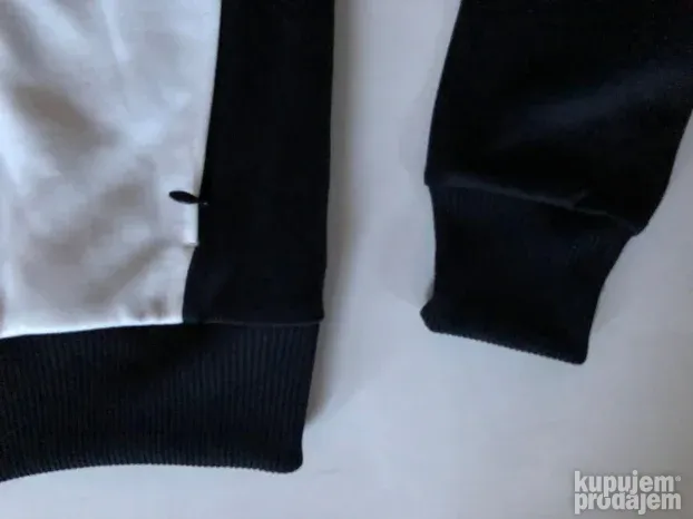 Adidas original nov retro vintage zenski duks S