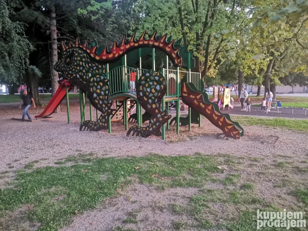 Stan na dan D9 Veliko Gradiste Srebrno jezero Tumane