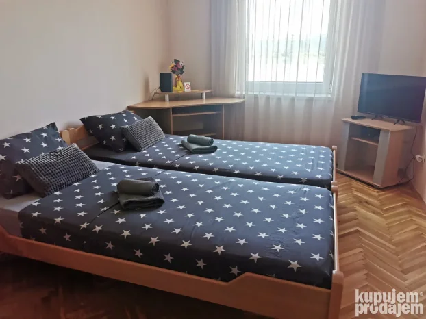 Stan na dan D9 Veliko Gradiste Srebrno jezero Tumane