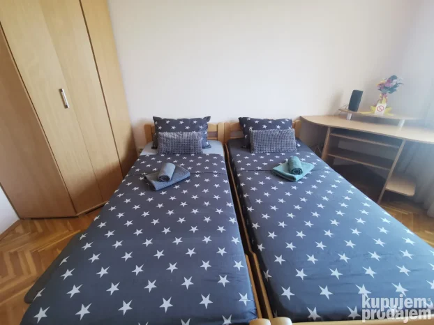 Stan na dan D9 Veliko Gradiste Srebrno jezero Tumane