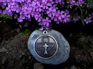 Ostroski krst privezak,Krst iz Manastira Ostrog