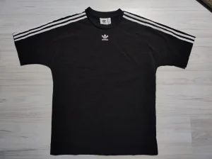 Adidas majica vel. M - kao nova