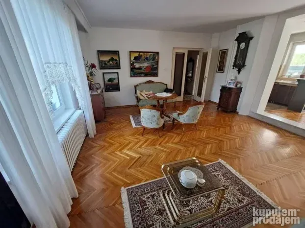 Sremski Karlovci,kuća,152m2