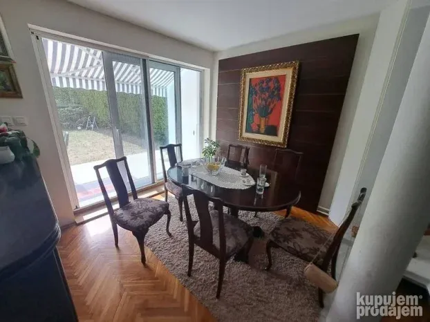 Sremski Karlovci,kuća,152m2