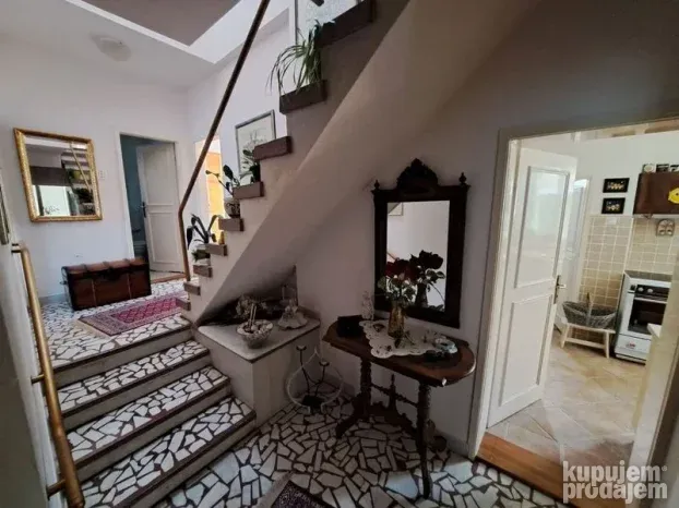 Sremski Karlovci,kuća,152m2