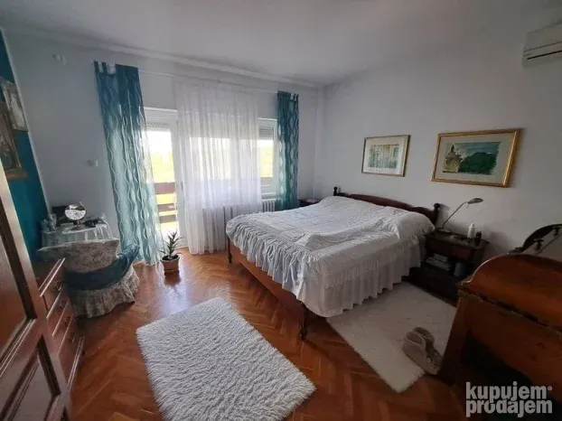 Sremski Karlovci,kuća,152m2