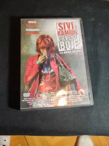 Sivi kamion crvene boje