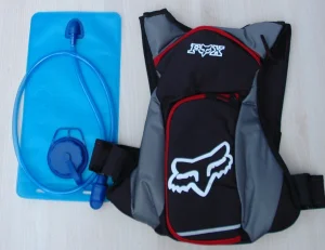 Camel bag ranac FOX crni sa rezervoarom