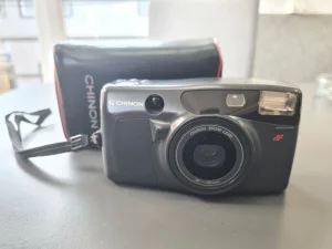 Chinon Pocket Zoom Date analogni point and shoot fotoaparat